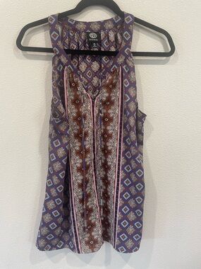 Bobeau Sleeveless Top With Bohemian-Inspired Floral & Geometric Print